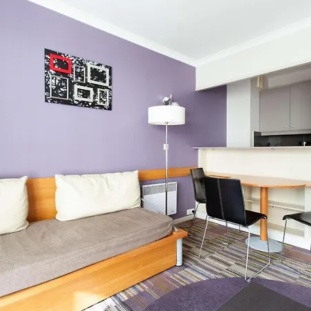 Apartment Bright Apt With Balcony At Buttes Chaumont
