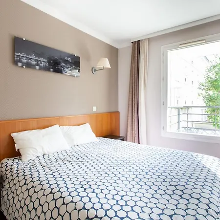 Apartment Bright Apt With Balcony At Buttes Chaumont Paris